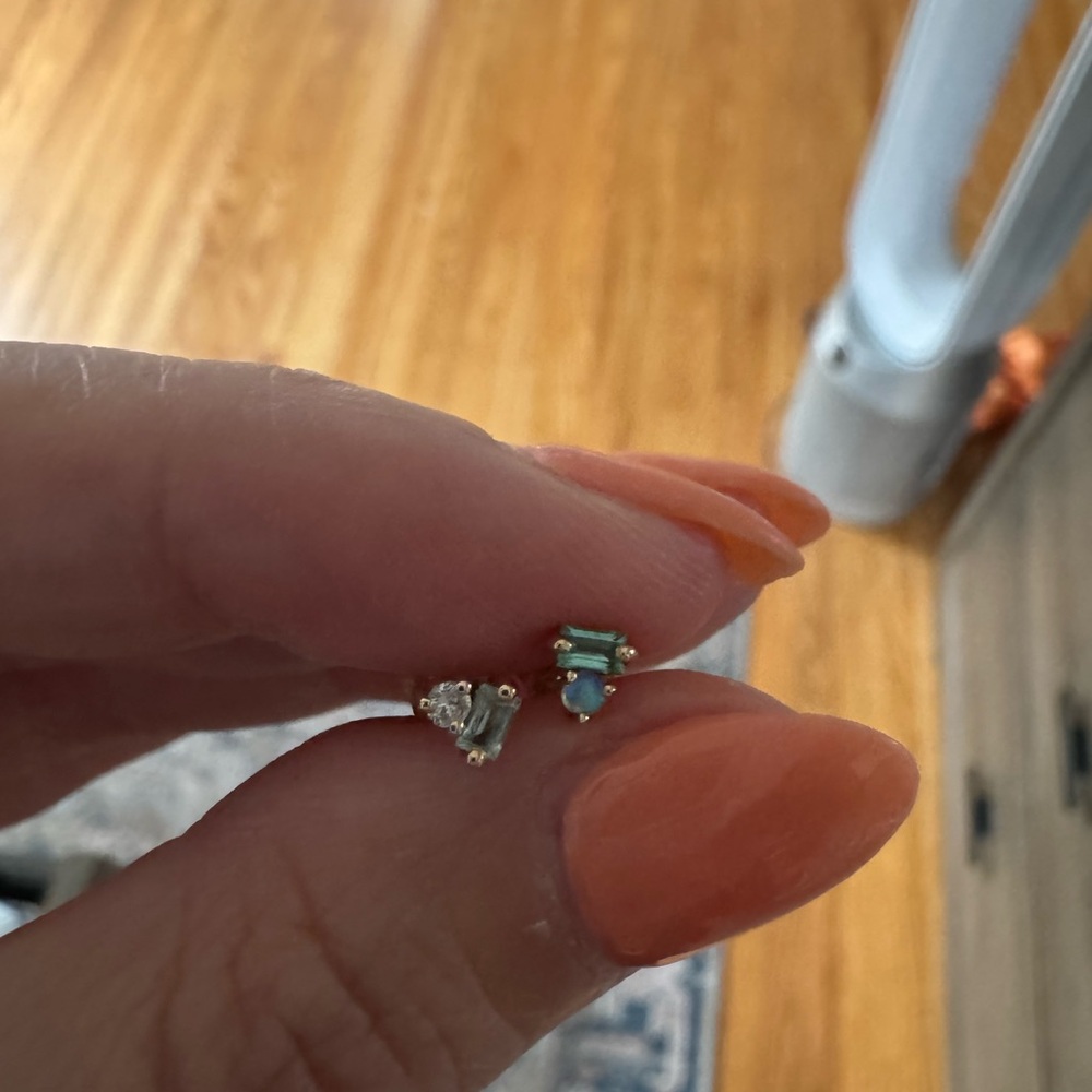 WWAKE column earrings (pair)